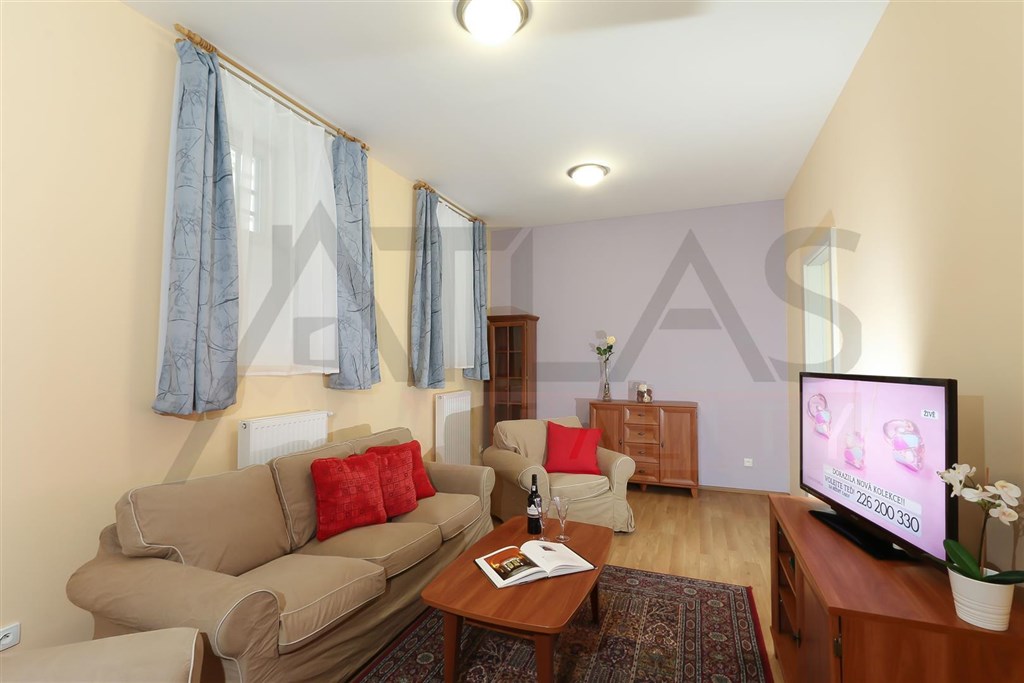 For rent two bedroom fully furnished apartment 100 m2 Prague 2 - Vinohrady, Belgická street