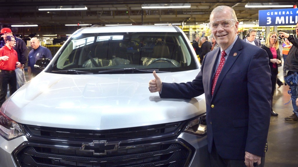 Kongresman Tim Walberg chvaluje investici 100 milionů $ v továrně General Motors do montážního závodu Delta Township