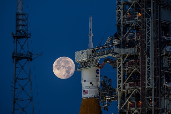 Více finančních prostředků pro NASA by mohlo agentuře umožnit zvýšit rychlost misí Artemis na Měsíc, což by přineslo výhody jak NASA, tak celé zemi. (poděkování: NASA/Ben Smegelsky)