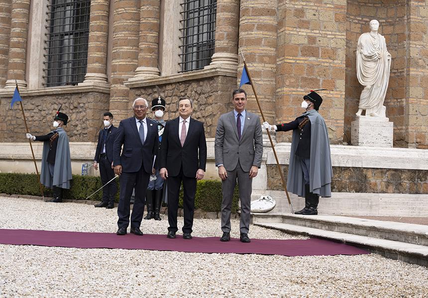 Premiér António Costa s hlavami italských vlád Mario Draghim a Španělskem Pedrem Sanchezem k projednání opatření ke kontrole rostoucích cen energií, Řím, 18. března 2022 (Foto: italská vláda)