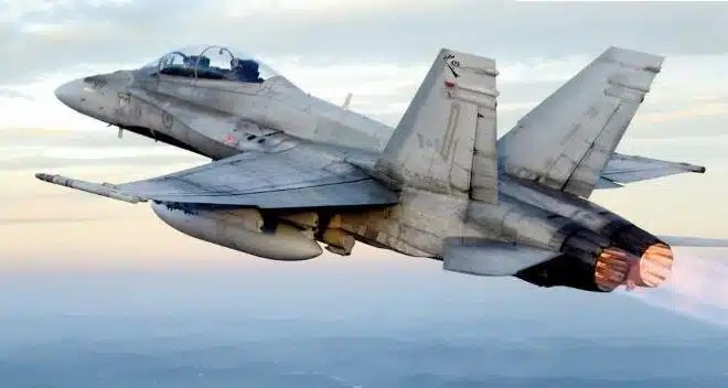 V lednu 2023 Ottawa oznámila objednávku na 88 F-35A, které nahradí její CF-18 Hornets za částku 19 miliard $. Bez navýšení rozpočtu pokryje financování tohoto programu všechny investiční a modernizační schopnosti kanadských armád na příštích 10 let